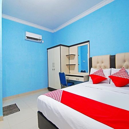 Oyo 90752 Ridho Guest House Syariah Dumai Luaran gambar